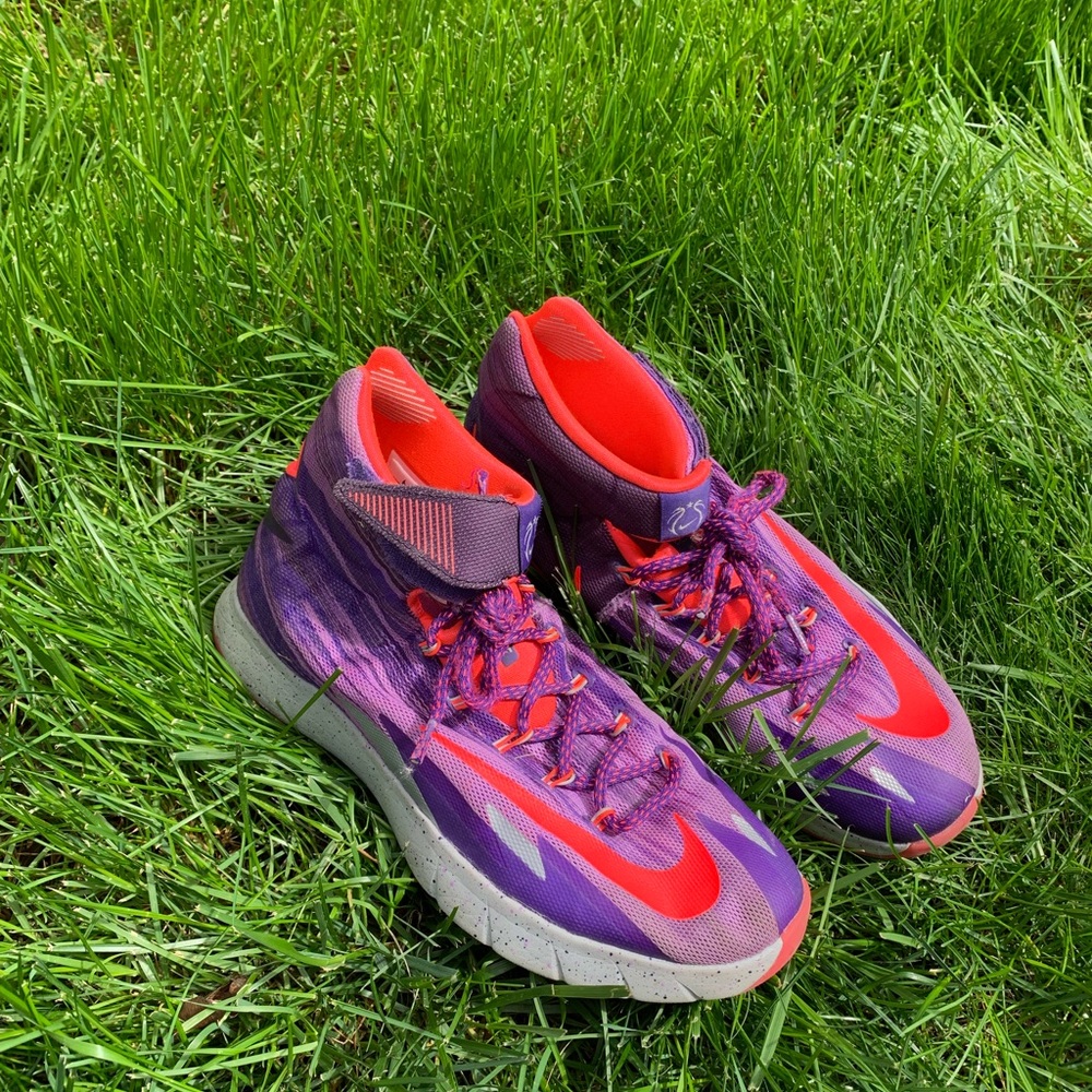 Women’s Basketball Shoe